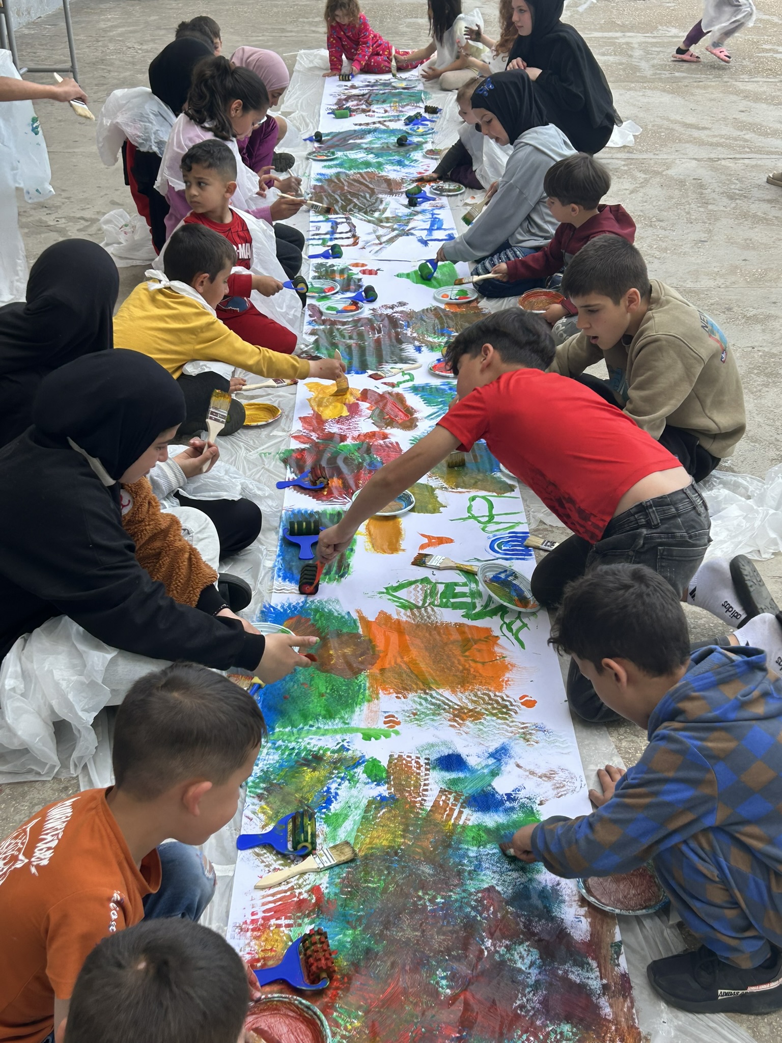 08_Group_painting_mural_closeup