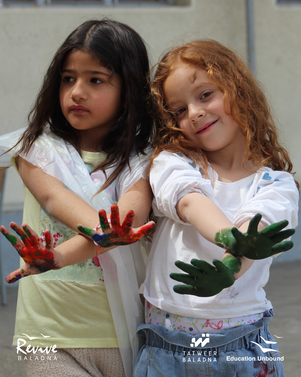 20_Two_girls_painted_hands